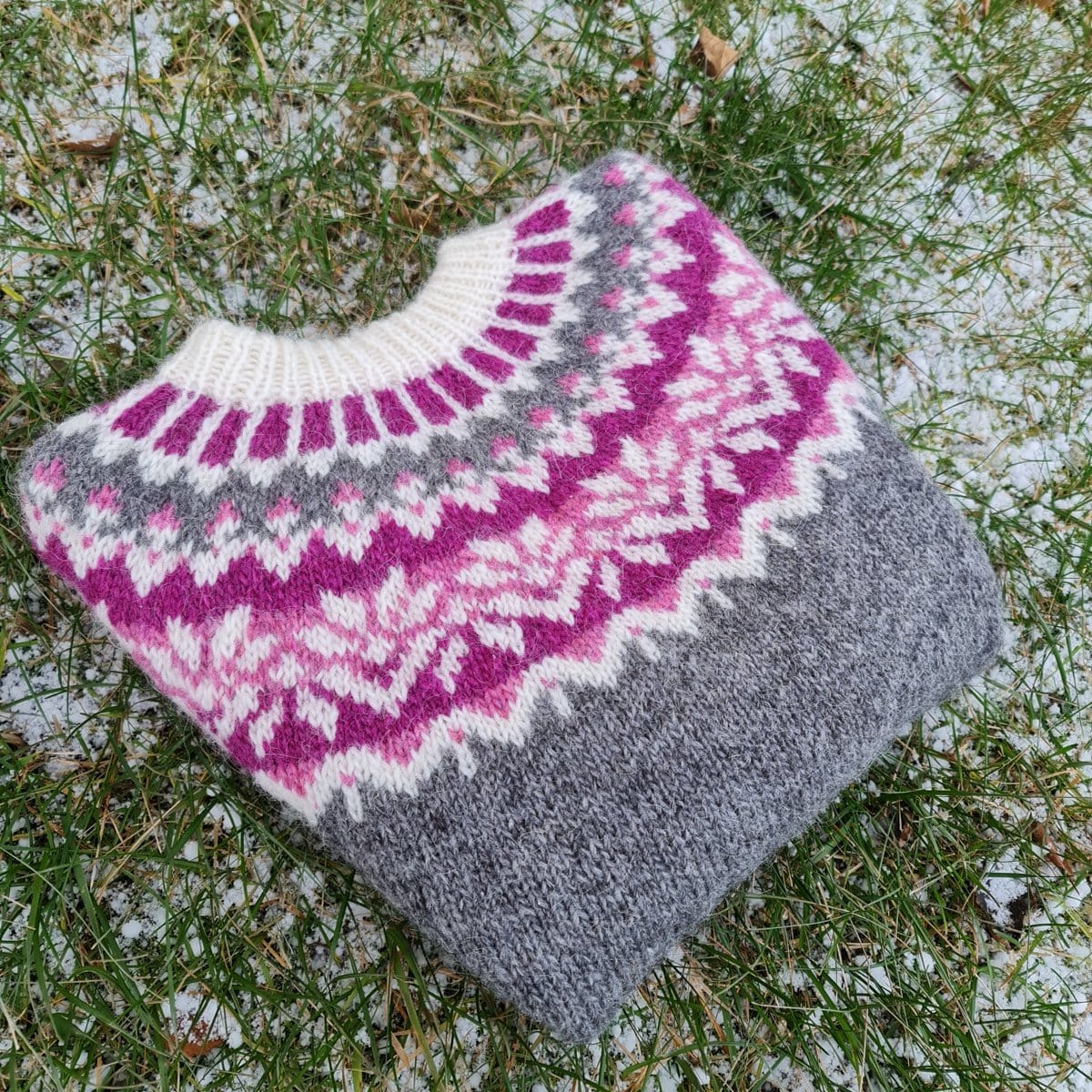 Dagný - Icelandic Sweater - Grey/Pink